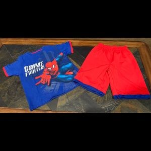 Preloved boys Spider-Man shorts and top. Size 4/5.